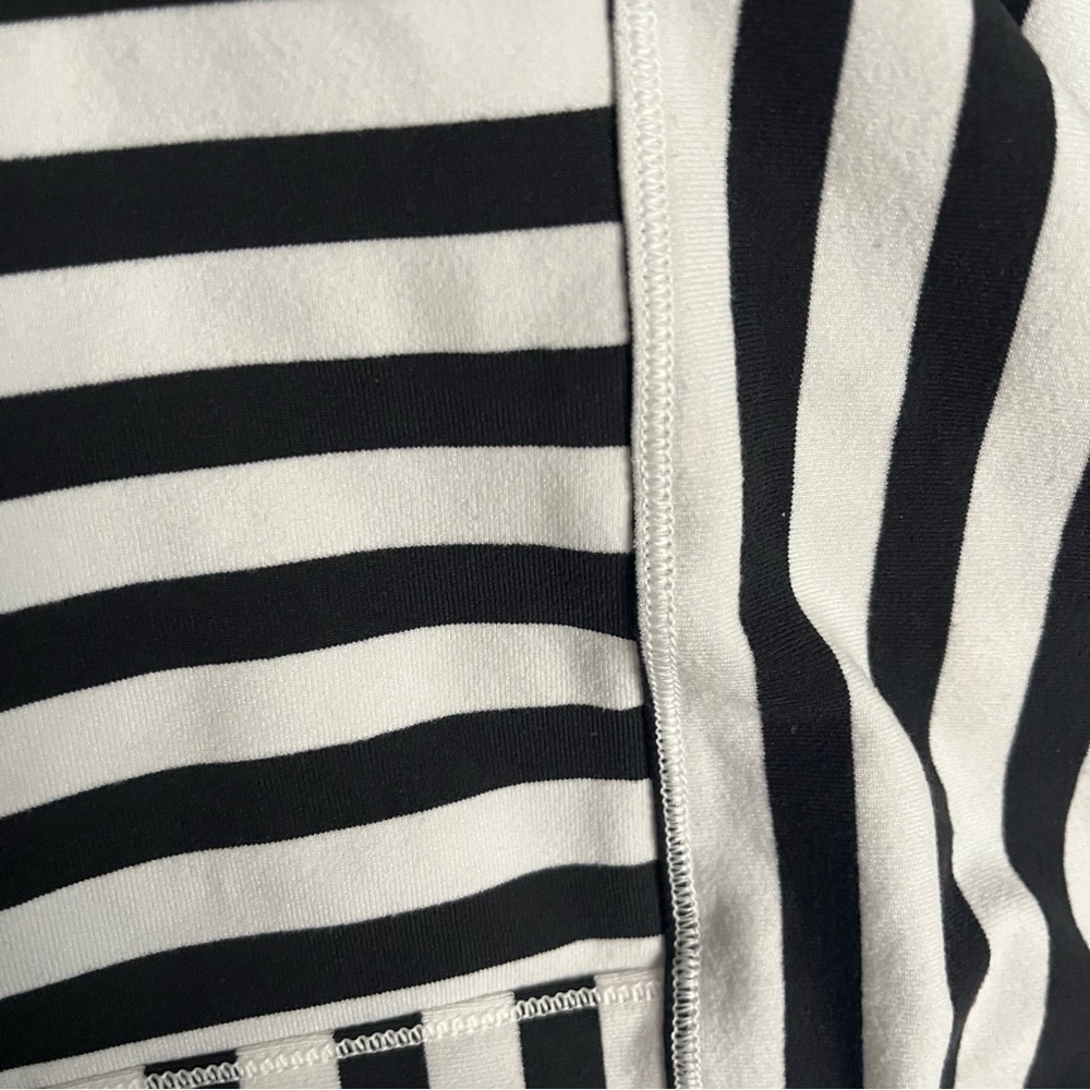 LULULEMON Black White Striped VINYASA SCARF Apex Stripe Zips Zipper - Picture 4 of 7
